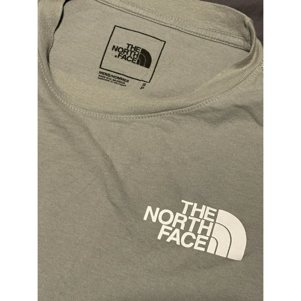 The North Face Mens S Gray Long Sleeve Never Stop Exploring Graphic T-Shirt
